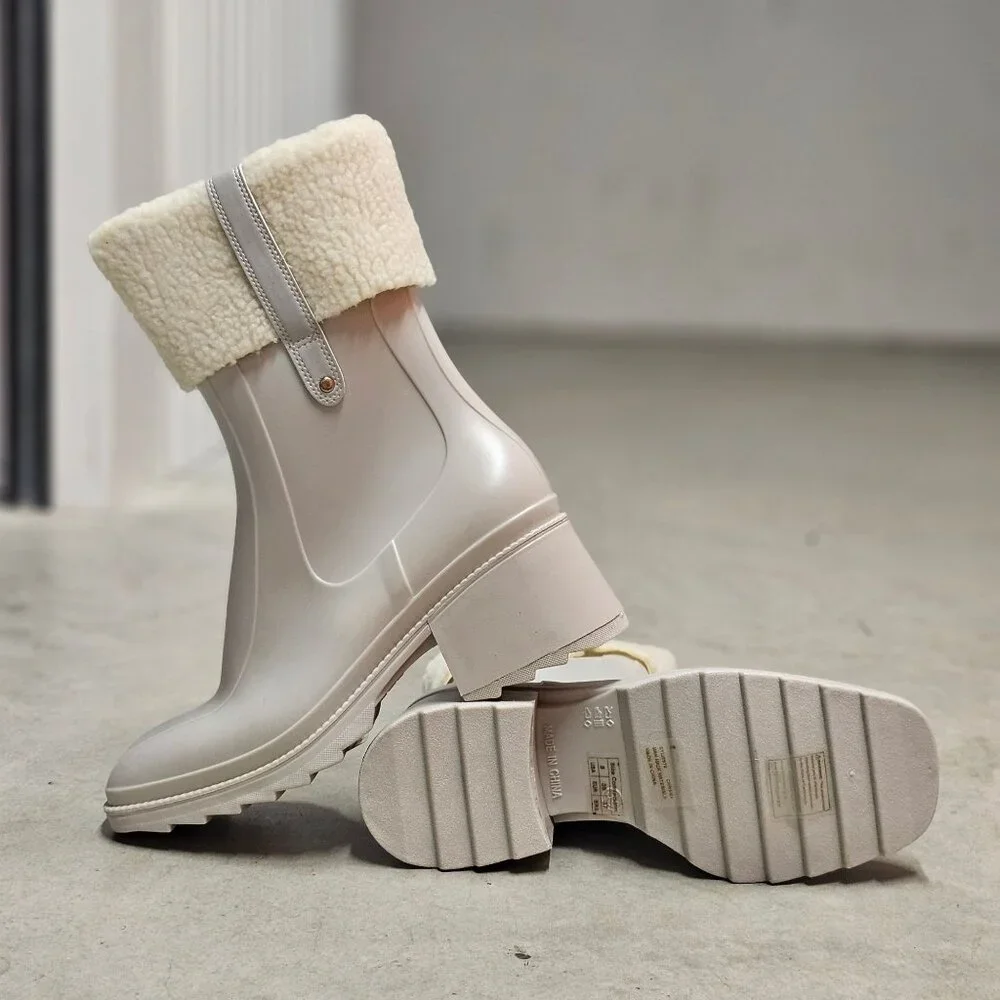 Womens Gray Waterproof Boots With Fleece Lining & Zipper Closure